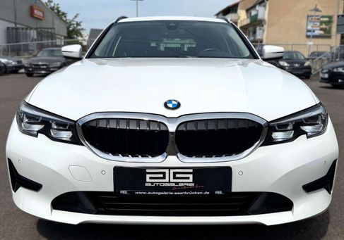 BMW 318, 2022