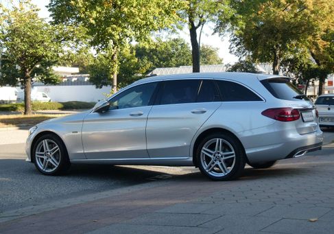 Mercedes-Benz C 300, 2021