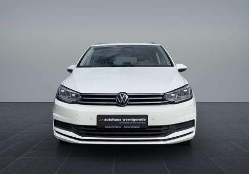 Volkswagen Touran, 2021 3