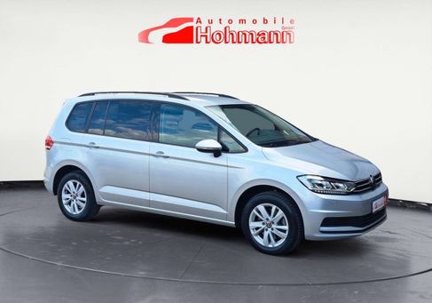 Volkswagen Touran, 2021 3