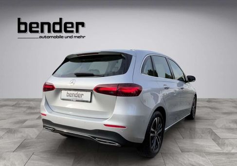 Mercedes-Benz B 200, 2023