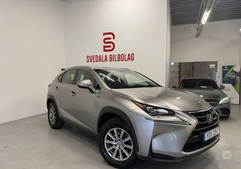 Lexus NX, 2016