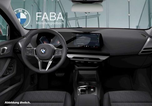 BMW 120, 2025 3