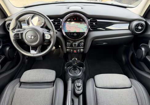 MINI ONE, 2022