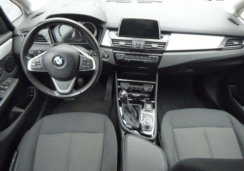 BMW 216, 2019