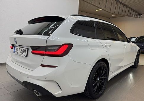 BMW 330, 2022