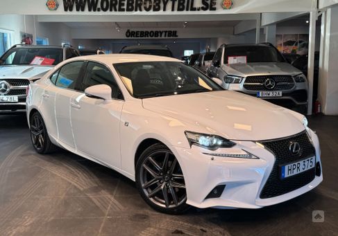 Lexus IS, 2015