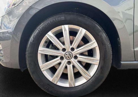 Volkswagen Touran, 2019 3