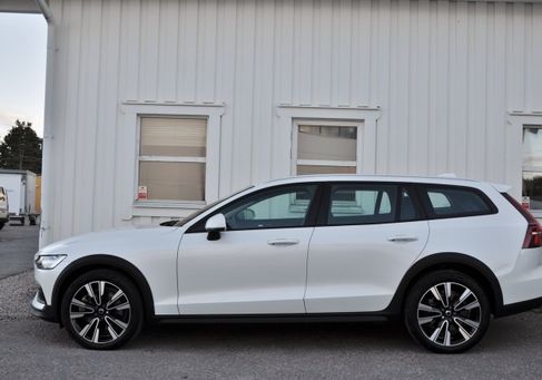 Volvo V60 Cross Country, 2023 3