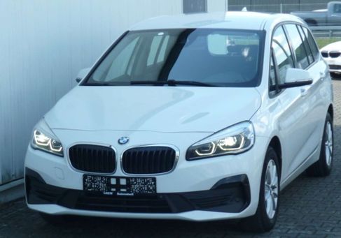 BMW 216, 2020