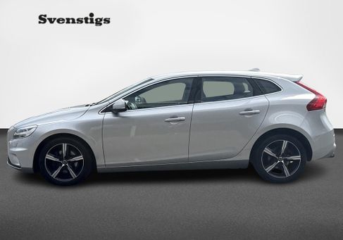 Volvo V40, 2019