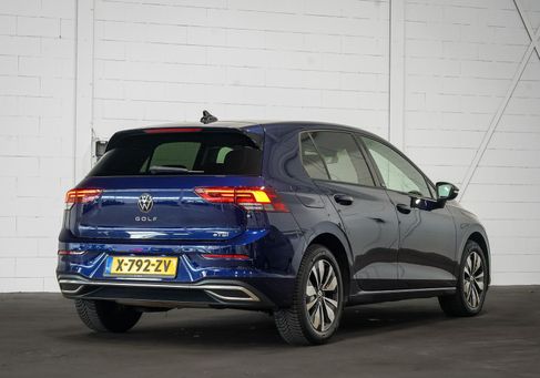 Volkswagen Golf, 2023 2