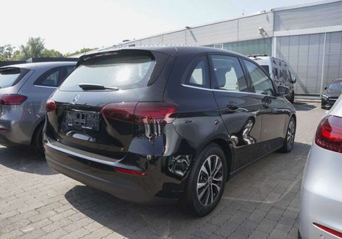 Mercedes-Benz B 200, 2025