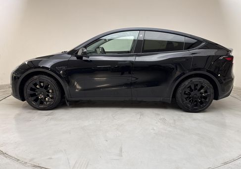 Tesla Model Y, 2023