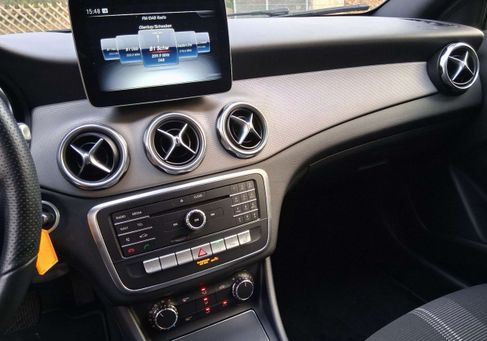 Mercedes-Benz GLA 180, 2020