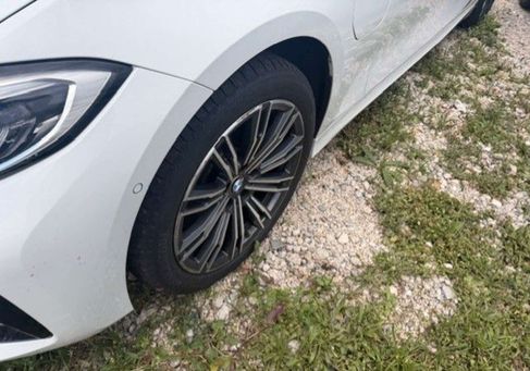 BMW 330, 2019