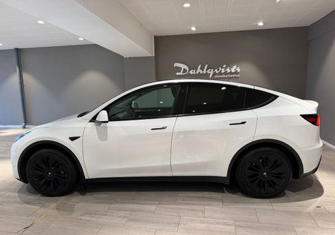 Tesla Model Y, 2023 3
