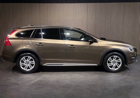Volvo V60 Cross Country, 2018