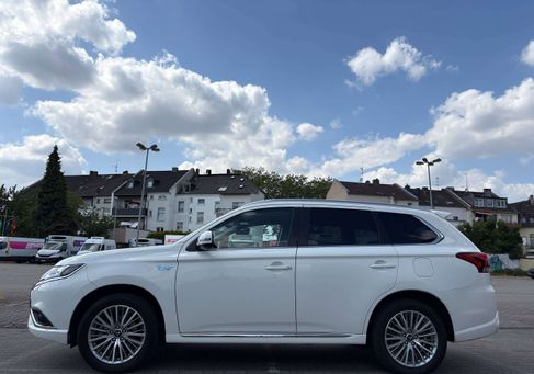 Mitsubishi Outlander, 2020