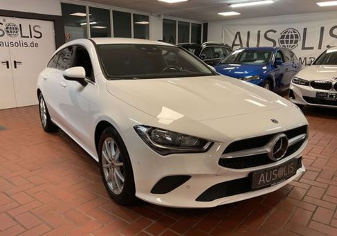 Mercedes-Benz CLA 180, 2022