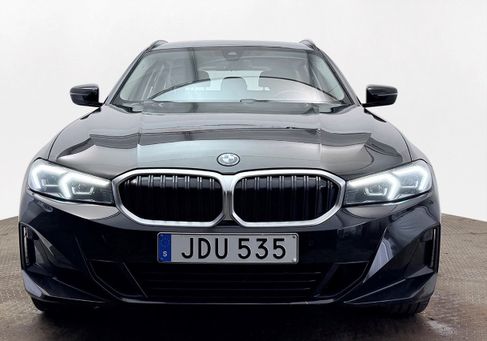 BMW 330, 2024