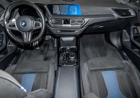 BMW 120, 2023