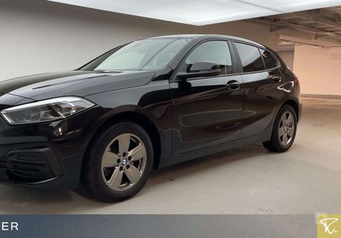 BMW 118, 2022