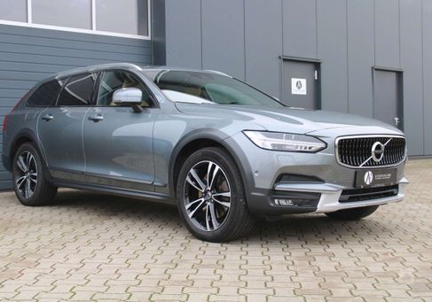 Volvo V90 Cross Country, 2017