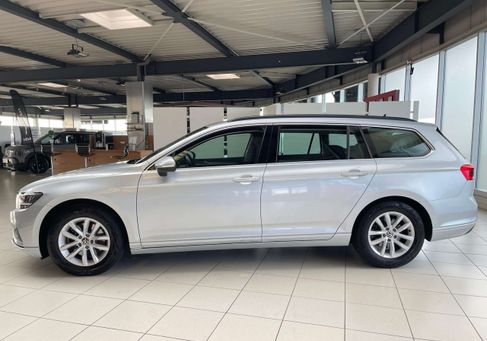 Volkswagen Passat, 2022