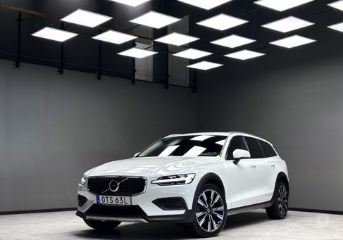 Volvo V60 Cross Country, 2022