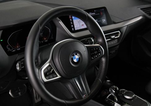 BMW 118, 2021