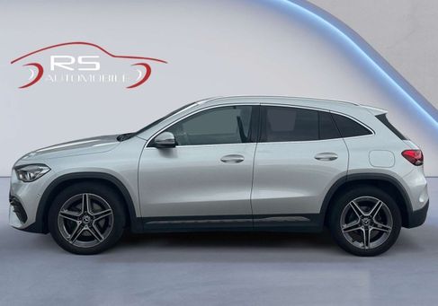 Mercedes-Benz GLA 200, 2022
