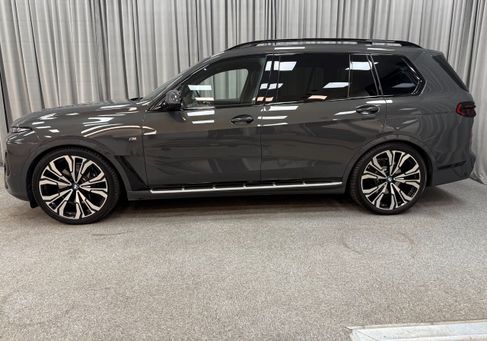 BMW X7, 2025