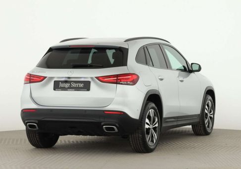 Mercedes-Benz GLA 250, 2022