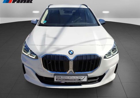 BMW 220, 2025 2