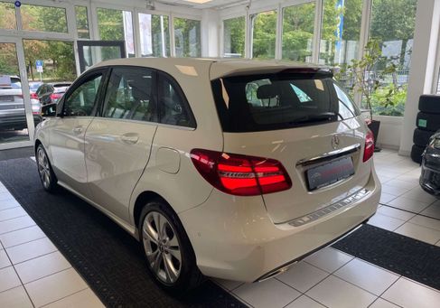 Mercedes-Benz B 220, 2018 3