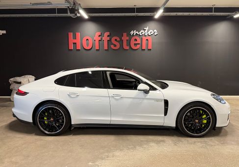 Porsche Panamera, 2021