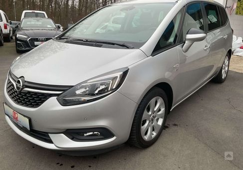 Opel Zafira, 2018