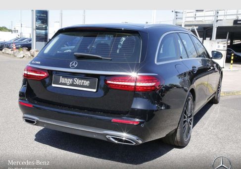 Mercedes-Benz E 200, 2022