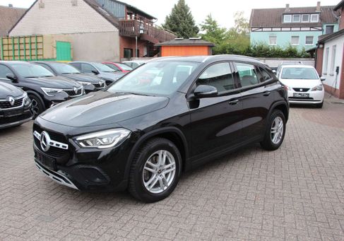 Mercedes-Benz GLA 180, 2022