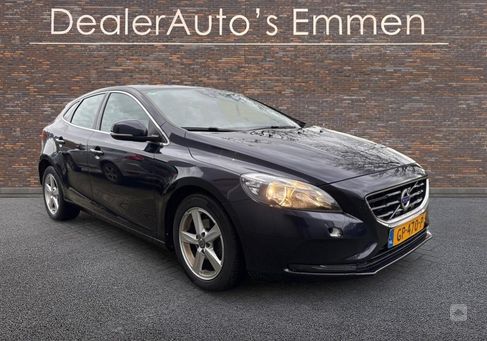 Volvo V40, 2015