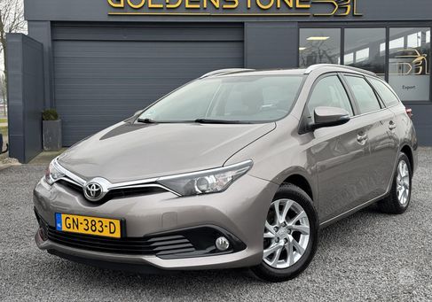 Toyota Auris Touring Sports, 2015