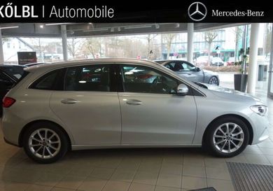 Mercedes-Benz B 180, 2022
