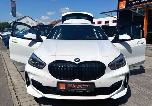 BMW 118, 2021
