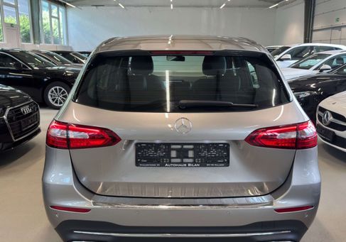 Mercedes-Benz B 180, 2020