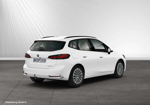 BMW 220, 2025