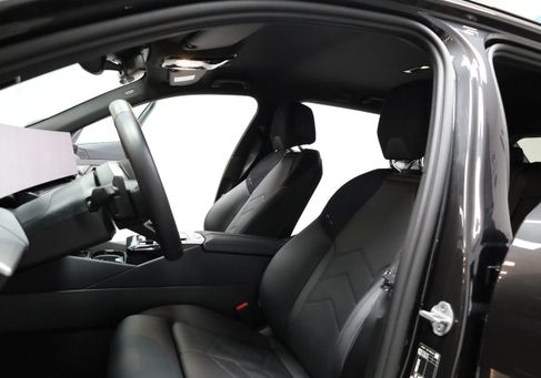 BMW 530, 2025