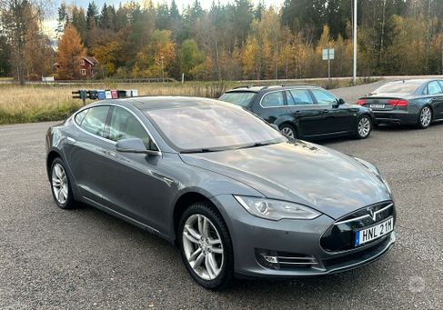 Tesla Model S, 2013