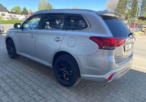 Mitsubishi Outlander, 2020