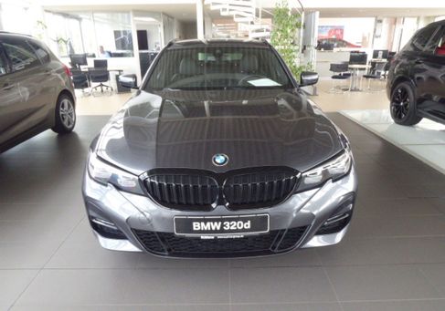 BMW 318, 2022 3
